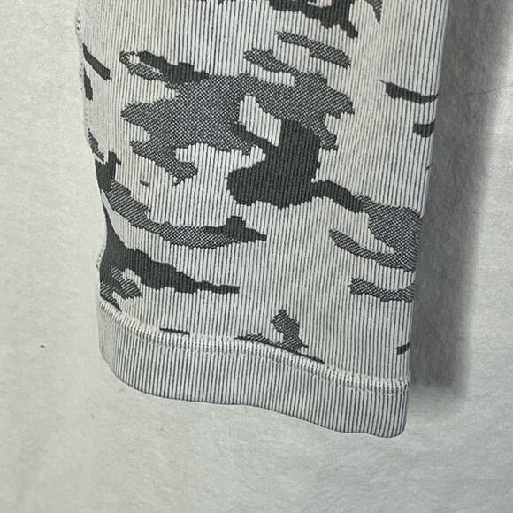 Muscle Nation Gray White Camo Print High Rise Leggings Size Medium Workout Gym - Picture 4 of 8